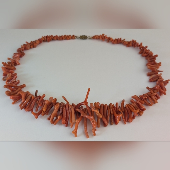 19" Antique 35.5mm Graduated Natural Orange Mediterranean Branch Coral Necklace - Picture 3 of 9